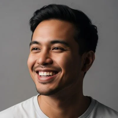 Leo enjoying ArenaKings88 on mobile, showing how easy it is to download app and play anytime.